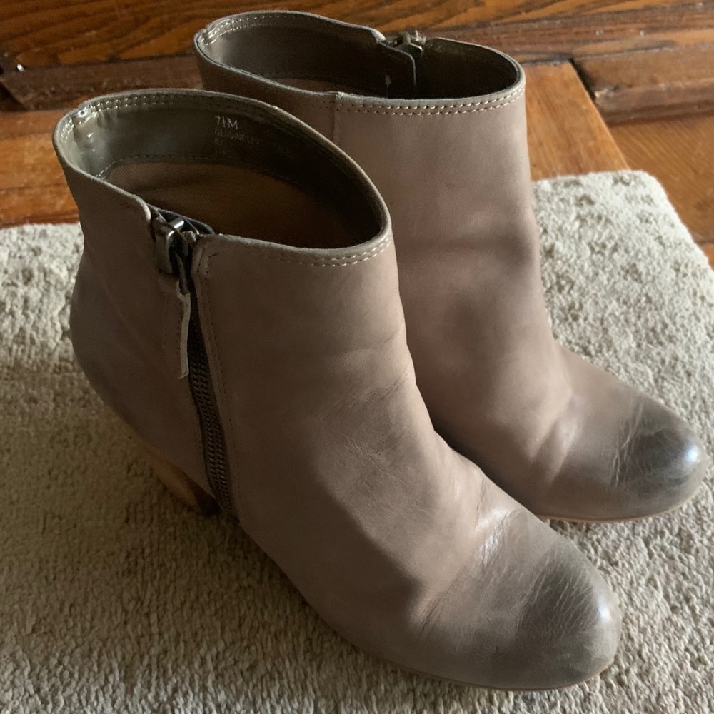 BP distressed tan booties